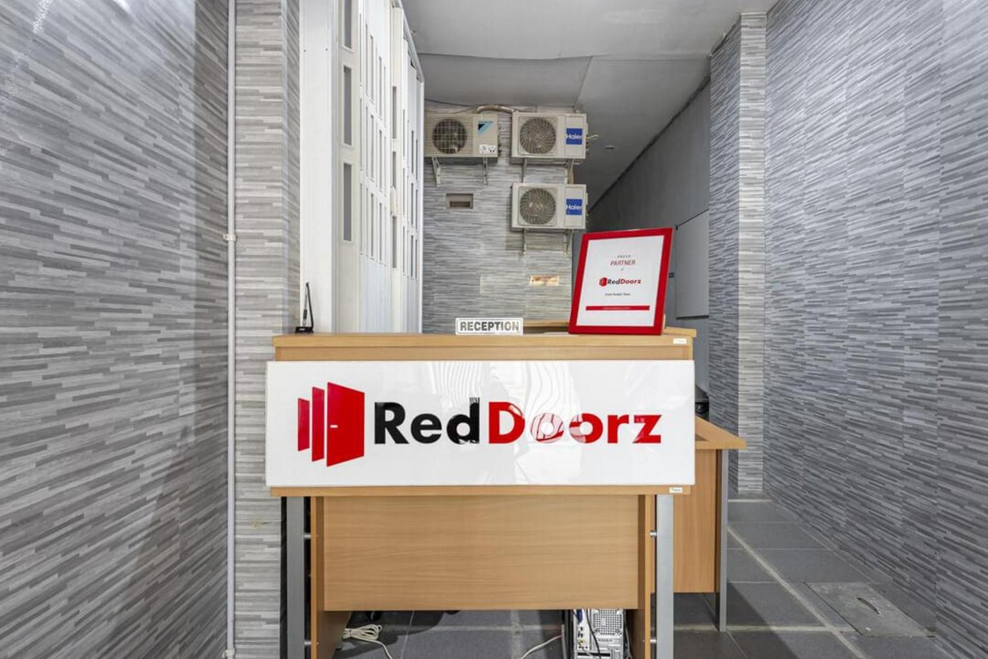 RedDoorz @ Jemursari Surabaya 2 Bagian luar foto